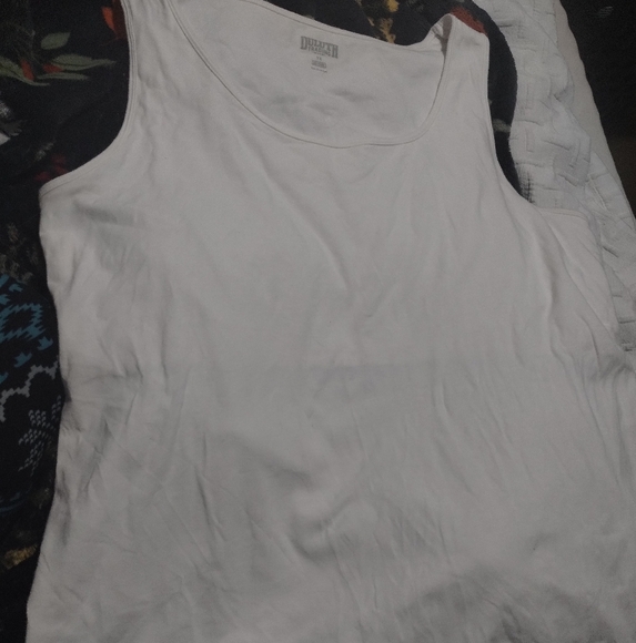 No yank tank with shelf bra fits like 2x 3x! See photos - Picture 3 of 3